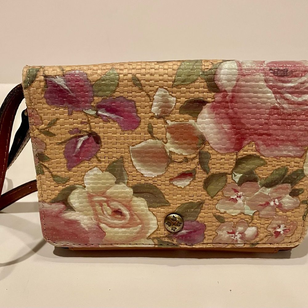 Patricia Nash Floral Pattern Crossbody Bag in Peach and Pink Floral